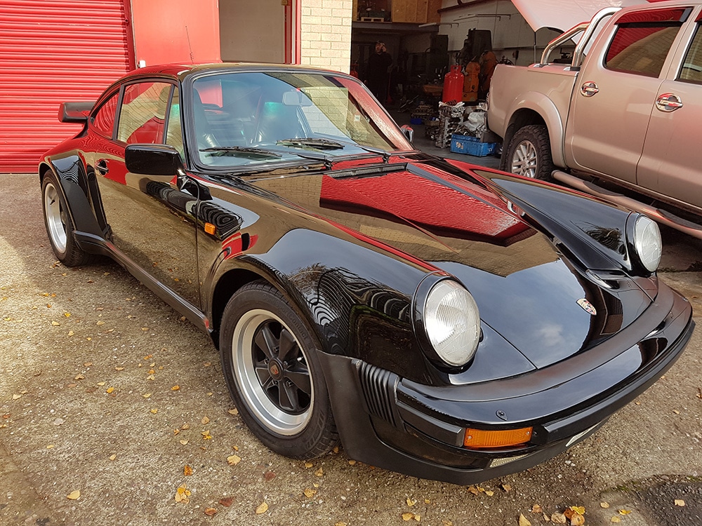 Black-Porsche black Porsche ceramic coating